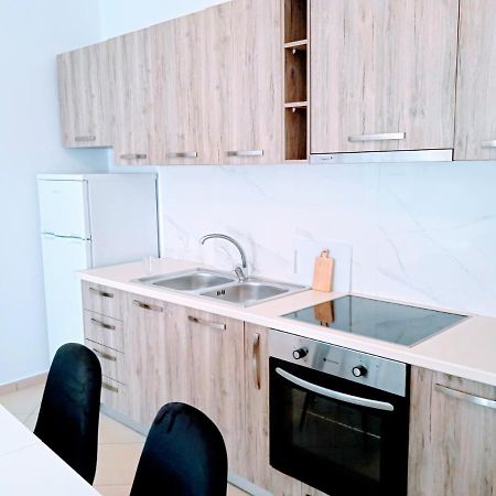Artist S Apartment Влёра Экстерьер фото