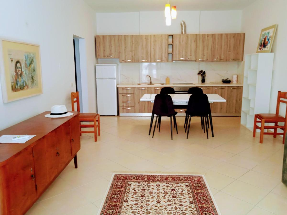 Artist S Apartment Влёра Экстерьер фото