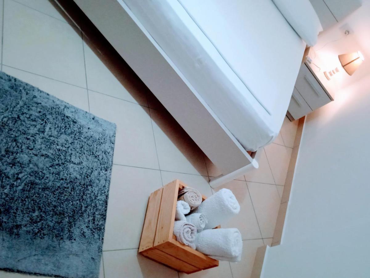Artist S Apartment Влёра Экстерьер фото