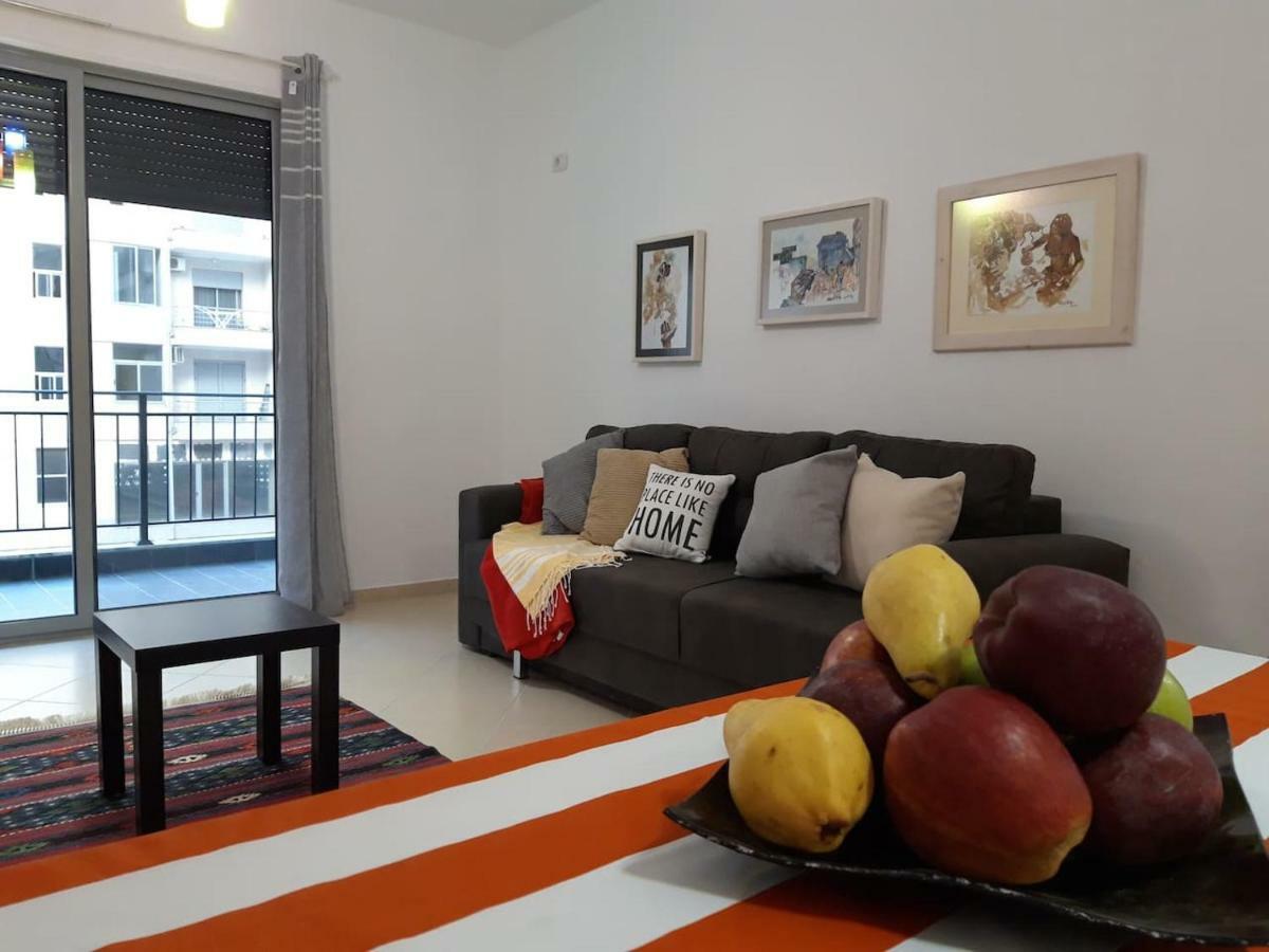 Artist S Apartment Влёра Экстерьер фото